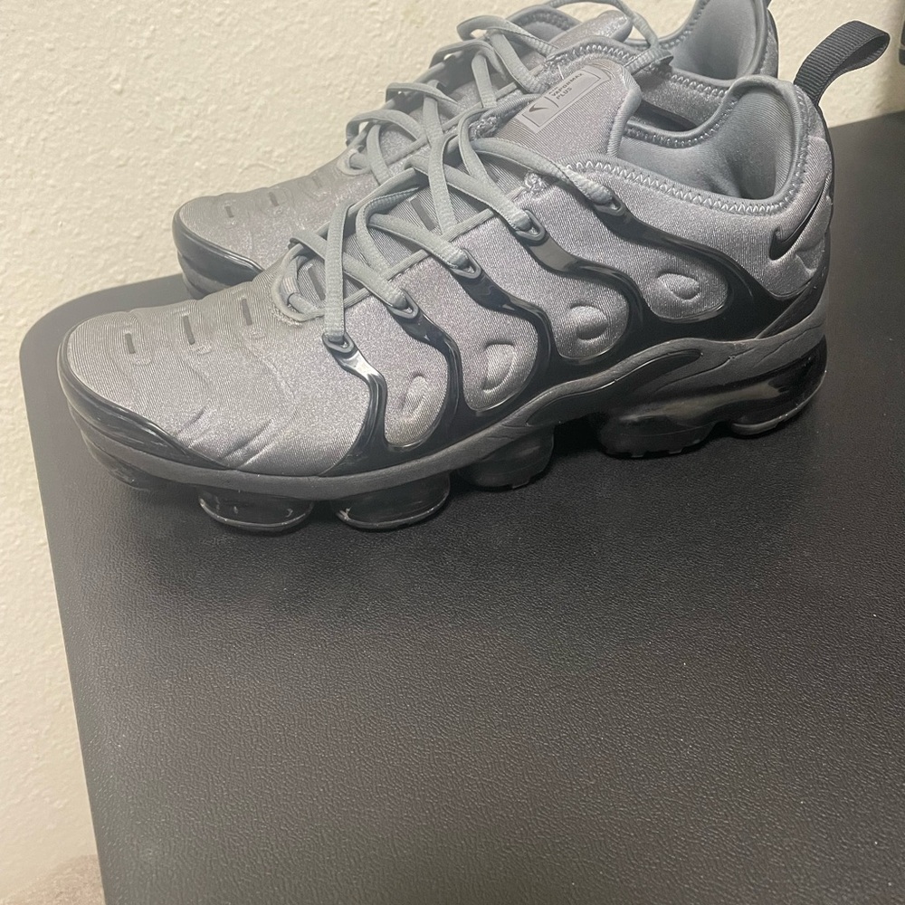 Nike Air VaporMax Plus in Silver and Gray